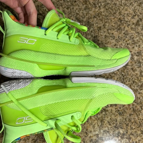 Under Armour M9.5/W11 Officially Unveil the Curry 7 “Sour Patch Kids” Like New - Picture 7 of 10